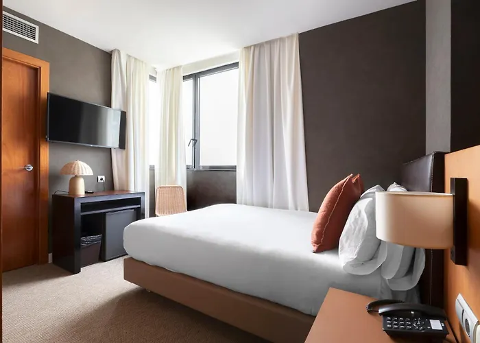 فندق Acta Sant Just 4*